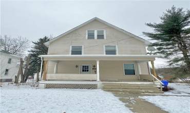 149 Waugh Ave, New Wilmington, PA 16142, 1 Bedroom Bedrooms, ,1 BathroomBathrooms,Lease,For Sale,Waugh Ave,1691580