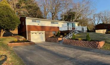 841 Cottonwood Dr, Monroeville, PA 15146, 3 Bedrooms Bedrooms, ,2 BathroomsBathrooms,Residential,For Sale,Cottonwood Dr,1691646