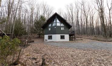 200 Juniper Ln, Rockwood, PA 15557, 2 Bedrooms Bedrooms, ,2 BathroomsBathrooms,Residential,For Sale,Juniper Ln,1691758