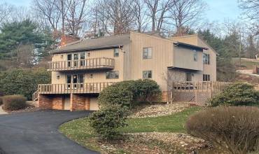 168 Farmington Place, Greensburg, PA 15601, 4 Bedrooms Bedrooms, 11 Rooms Rooms,2.2 BathroomsBathrooms,Residential,For Sale,Farmington Place,1691759