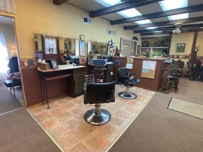 Salon Area