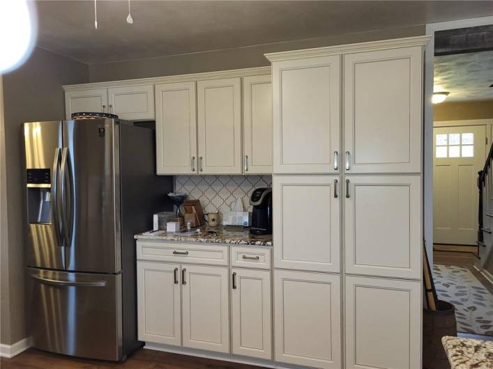 ...Lots of cabinets
