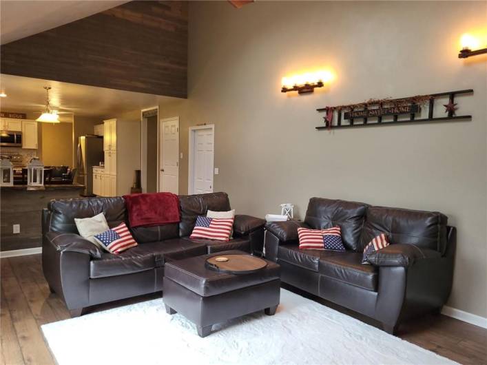...family room furniture included