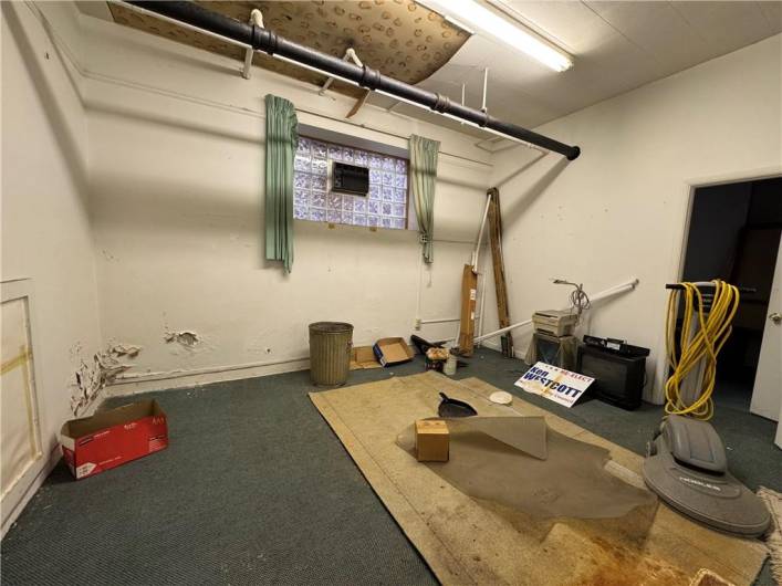 Lower-level - Left side - Office 3