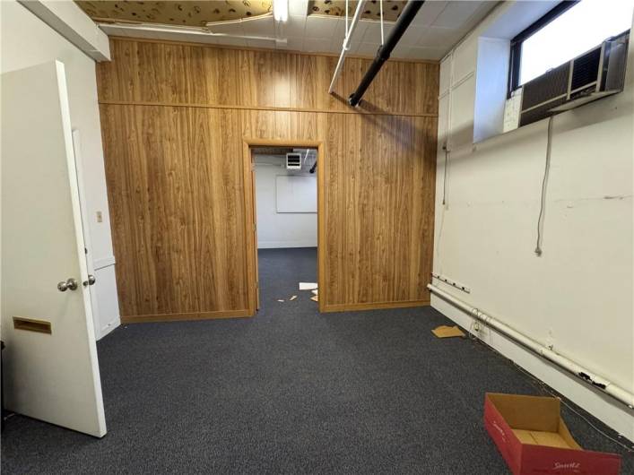 Lower-level - Right side - Office 2