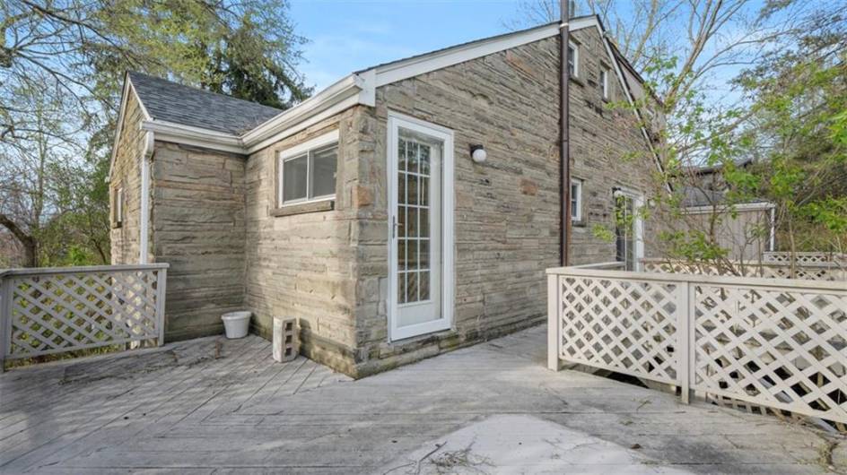 Beautiful stonework on all four sides!!