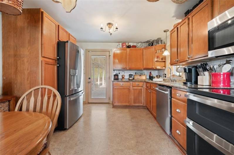 This stylish kitchen has new appliances throughout. Make sure to look at the detail amenity sheet that accompanies the seller disclosure.