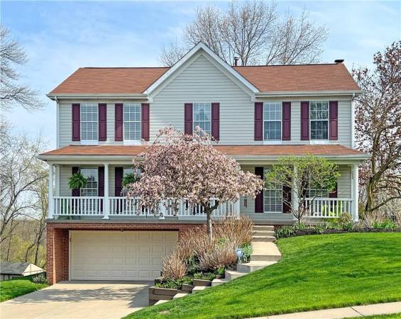 Beautifully maintained home in the popular Dashwood South neighborhood!