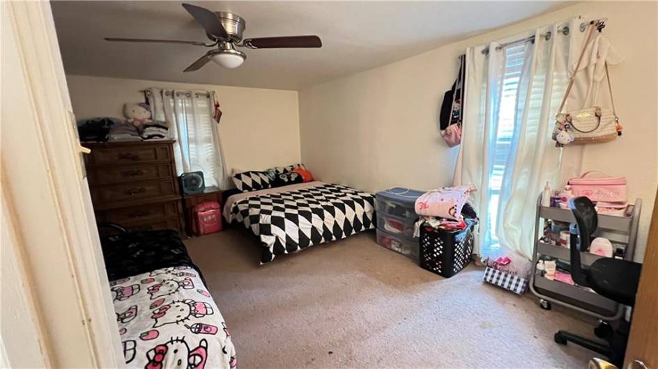 Second bedroom.