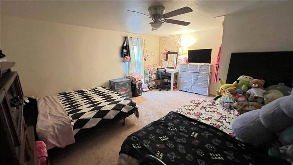 Second bedroom.