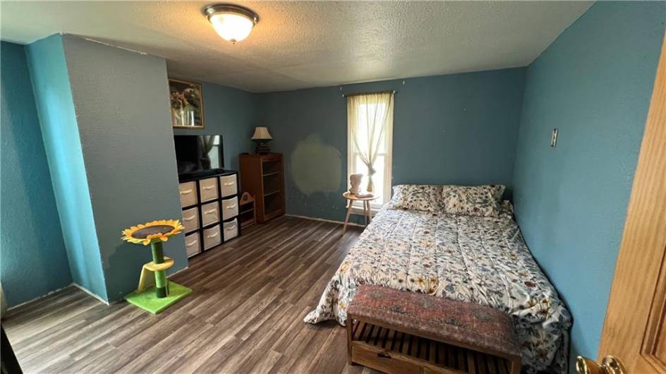 Third bedroom.
