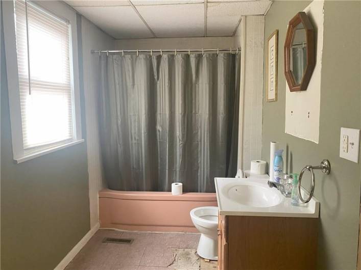 FULL BATH UPSTAIRS
