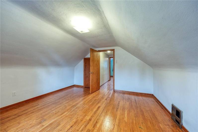 2nd bedroom.