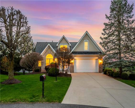 Welcome to 8 Lexington Court!