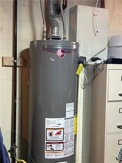 Hot Water Tank (2022)