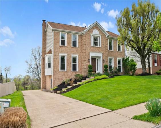 232 Bluestone Drive, Bethel Park, PA 15102, 5 Bedrooms Bedrooms, 11 Rooms Rooms,3.1 BathroomsBathrooms,Residential,For Sale,Bluestone Drive,1698908