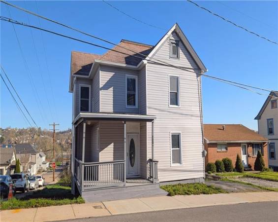 122 Elm St, Canonsburg, PA 15317, 4 Bedrooms Bedrooms, ,3 BathroomsBathrooms,Lease,For Sale,Elm St,1699321