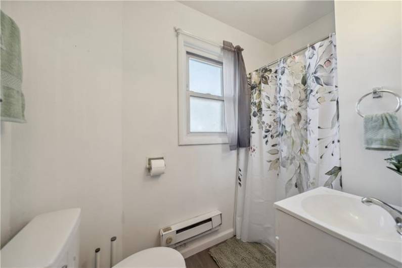 Updated full bath.