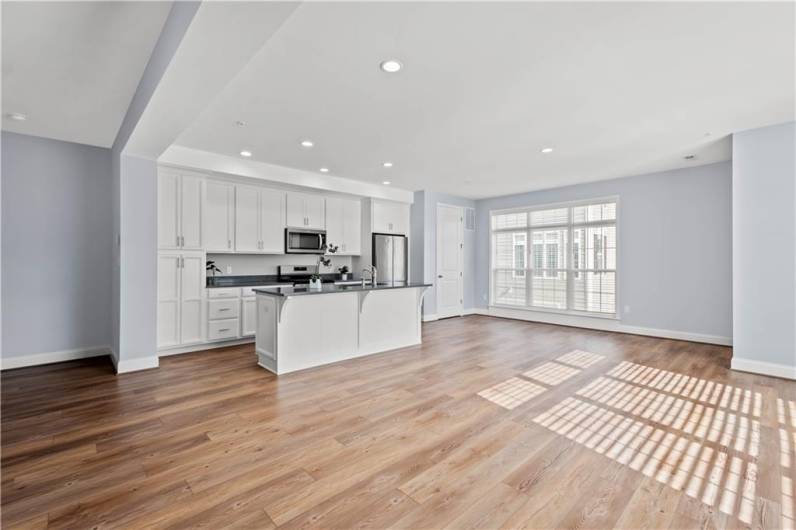 Open floor Plan w/many options for furntiure placement.