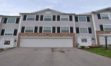 Spacious townhome in perfect location with quick access to I 79, I 376, Airport, Montour Trail, Robinson Town Mall with plenty of shopping and dining options.