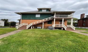 802 12th St, New Brighton, PA 15066, 1 Bedroom Bedrooms, ,1 BathroomBathrooms,Lease,For Sale,12th St,1699932