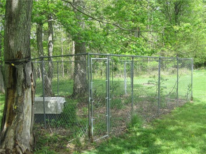 FENCED ANIMAL PEN