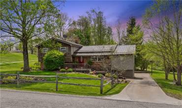 611 Cedar Grove Rd, Burgettstown, PA 15021, 4 Bedrooms Bedrooms, ,1.1 BathroomsBathrooms,Residential,For Sale,Cedar Grove Rd,1700171