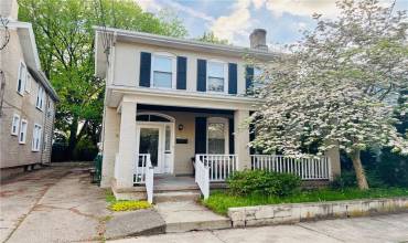 714 Washington St, Sewickley, PA 15143, 3 Bedrooms Bedrooms, ,2 BathroomsBathrooms,Residential,For Sale,Washington St,1700174