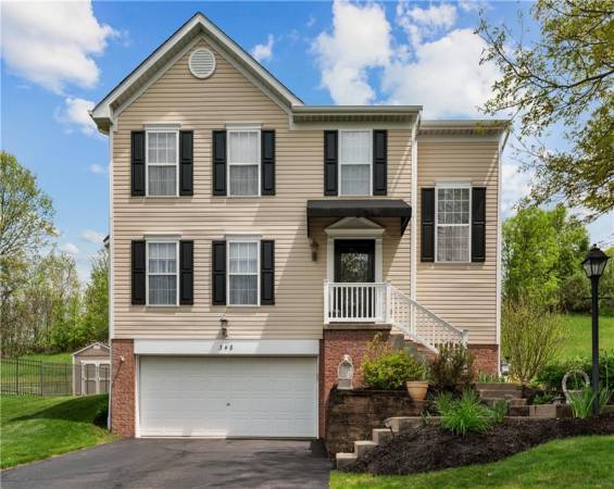 348 Treetop Dr, Canonsburg, PA 15317, 3 Bedrooms Bedrooms, 9 Rooms Rooms,2.1 BathroomsBathrooms,Residential,For Sale,Treetop Dr,1699877