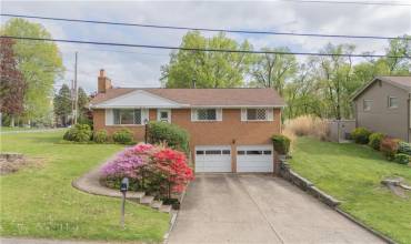 Welcome to 121 Pilgrim drive in the desirable community of Quaker Heights