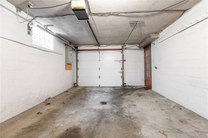 Spacious garage