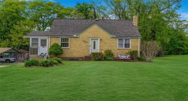 1100 Schweitzer Rd, Elizabeth Two, PA 15135
