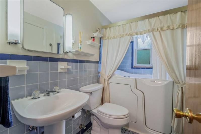 1st Floor Full Bathroom