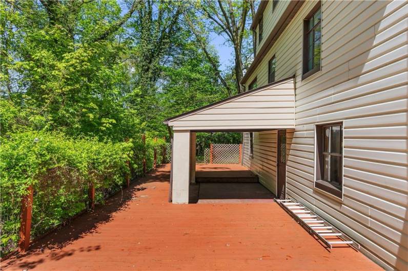 Low-maintenance outdoor space at its finest! A 20'x 60' private back deck!