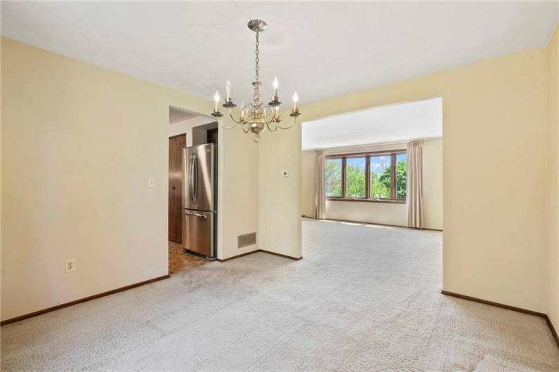 Dining room to living room