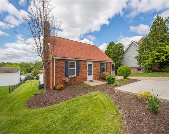 200 Broughton Rd, Bethel Park, PA 15102, 3 Bedrooms Bedrooms, ,2 BathroomsBathrooms,Residential,For Sale,Broughton Rd,1700562