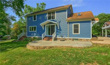 1060 Cherry Hill Rd, Ellwood City, PA 16117, 2 Bedrooms Bedrooms, ,1 BathroomBathrooms,Residential,For Sale,Cherry Hill Rd,1698940
