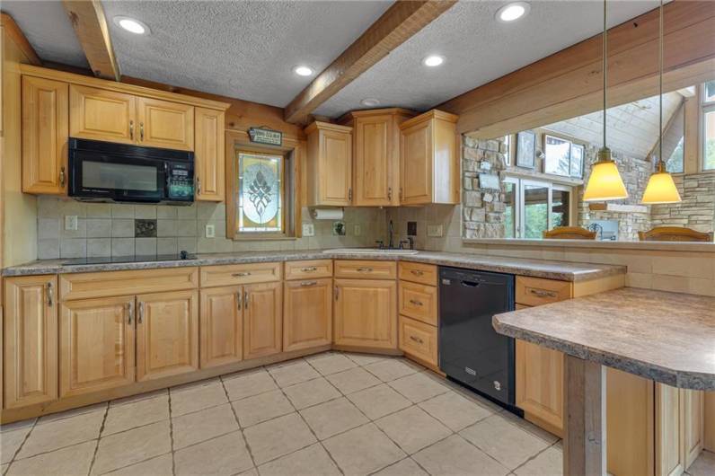 Fully equipped kitchen.