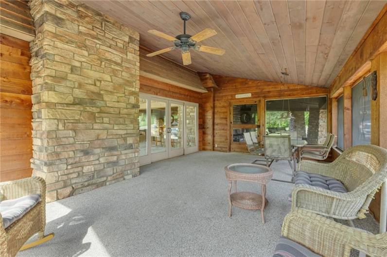 Large 25x15 enclosed patio.
