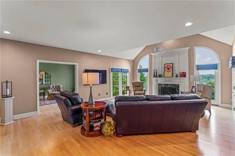 Family Room 1006 Sheriffs Court