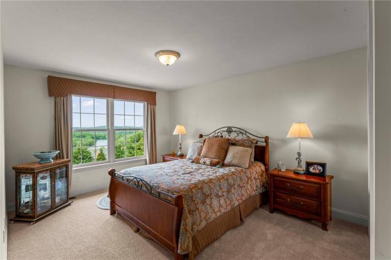 Bedroom 1006 Sheriffs Court