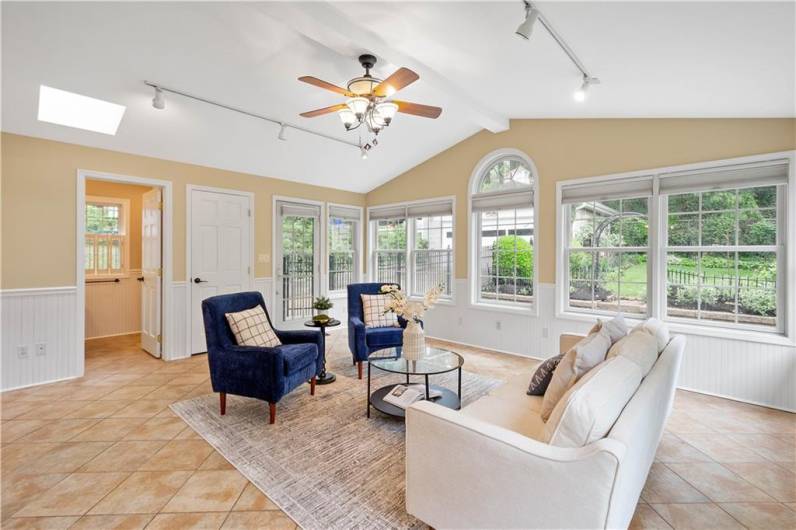 Vaulted great room with 1/2 bath