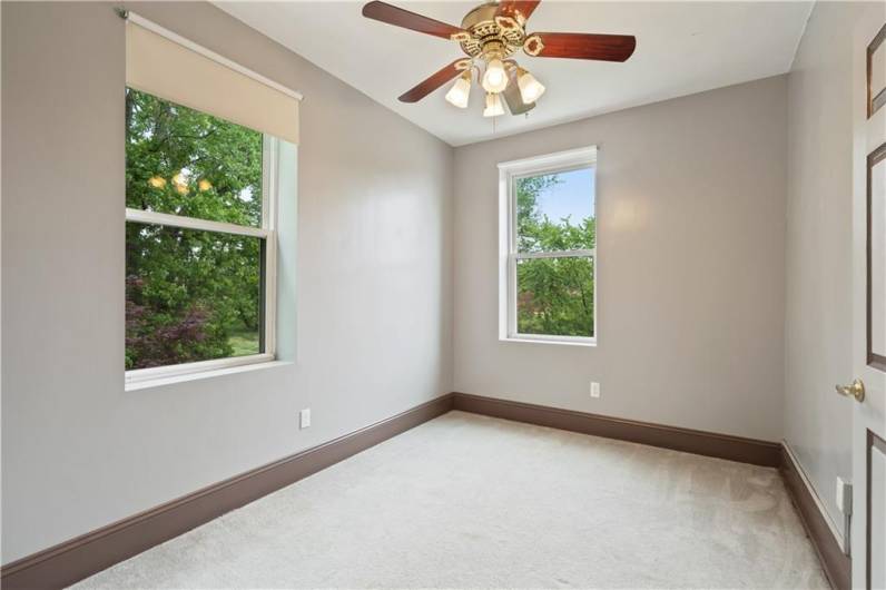 BR 4, ceiling fan