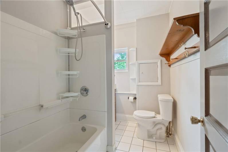 2nd Floor Main bath