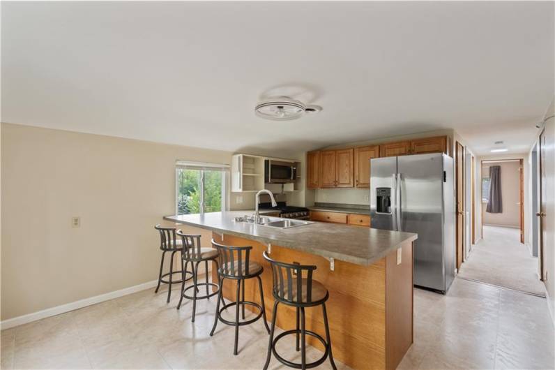 3rd Floor Apartment, eat-in Kitchen