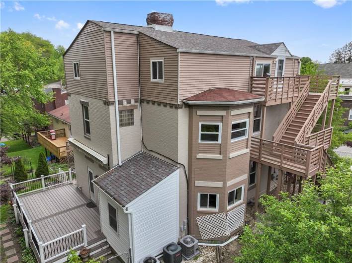 Possible duplex with 2 BR, 1 Bath Aprtment