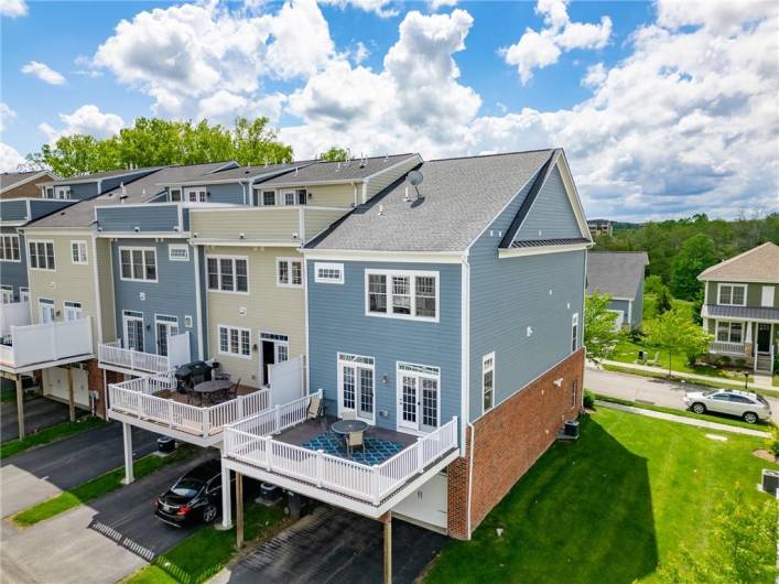 End unit with oversized deck.