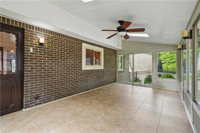 Large Sun Room With Removable Windows