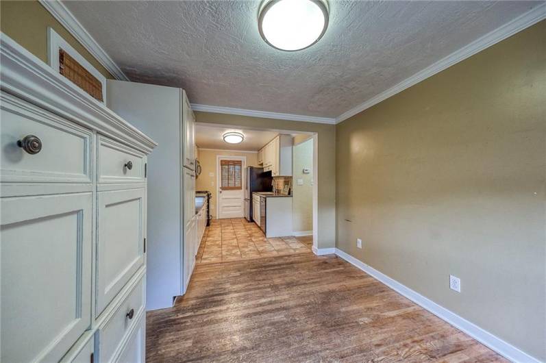 140 8th Ave, Pittsburgh, PA 15229, 3 Bedrooms Bedrooms, 7 Rooms Rooms,1.1 BathroomsBathrooms,Residential,For Sale,8th Ave,1701367