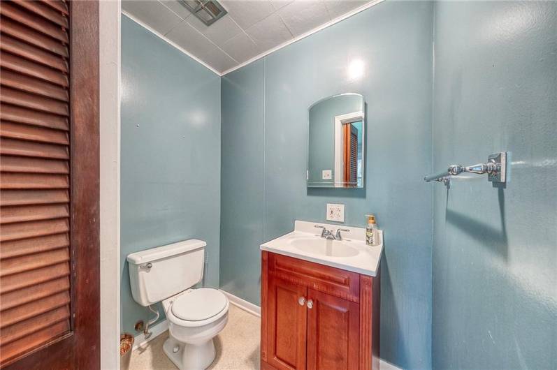 140 8th Ave, Pittsburgh, PA 15229, 3 Bedrooms Bedrooms, 7 Rooms Rooms,1.1 BathroomsBathrooms,Residential,For Sale,8th Ave,1701367
